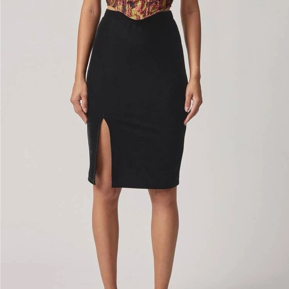 Split Hem Velvet Skirt - Picture 4 of 8